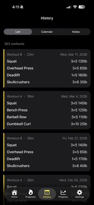 Goldilifts History screen with a list of past workouts and a calendar view